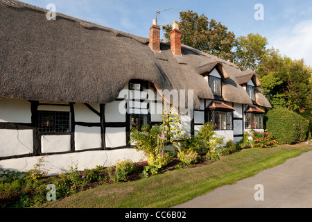 Cottage traditionnel dans la région de Welford-sur-Avon, dans le Warwickshire, Angleterre, RU Banque D'Images