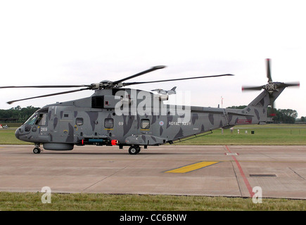 La Marine royale d'AgustaWestland EH101 Merlin HM.1 au Royal International Air Tattoo, Fairford, Gloucestershire, Angleterre Banque D'Images