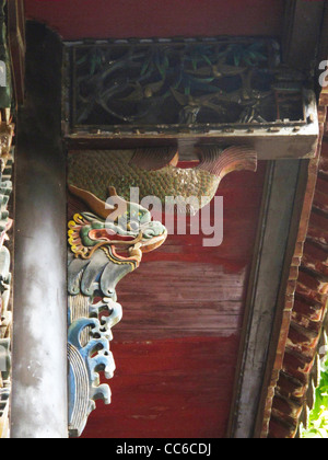 Pilier avec dragon statue, Hunan Guild Hall, Guilin, Guangxi, Chine Banque D'Images