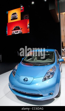 Detroit, Michigan - La Nissan LEAF voiture électrique batterie sur l'affichage à la North American International Auto Show. Banque D'Images