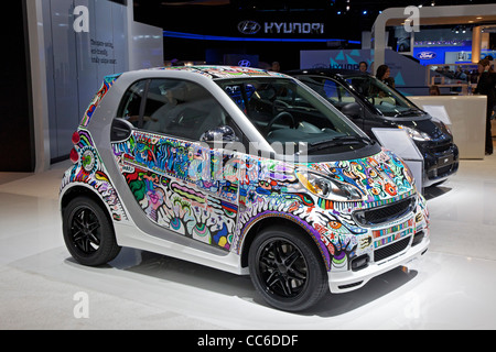 Detroit, Michigan - une voiture Smart conçu par la loi 'Artiste' sur l'affichage à la North American International Auto Show. Banque D'Images