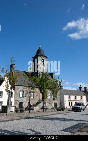 Maison de ville dans le Fife Culross restaurée village côtier. C'était un ancien palais de justice et prison Banque D'Images