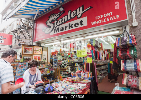 La Chine, de Hong Kong, Stanley Market, touristes Shopping Banque D'Images