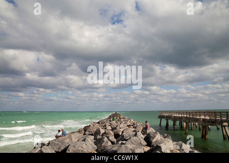 Pier et brise-lames à South Beach, Miami, Floride, USA Banque D'Images