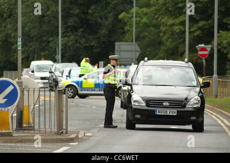 La police et d'autres travailleurs d'urgence à un incident à Huntingdon, Cambridgeshire, Angleterre Banque D'Images