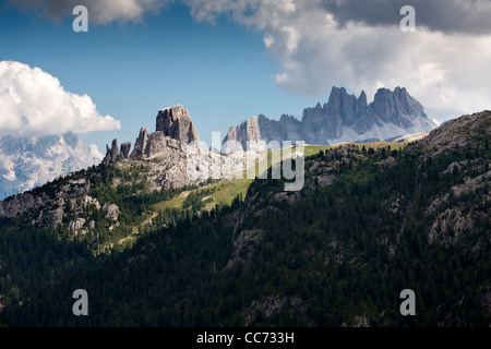 Cinque Torri, Dolomites, Cortina d'Ampezzo, Veneto, Italie du Nord Banque D'Images