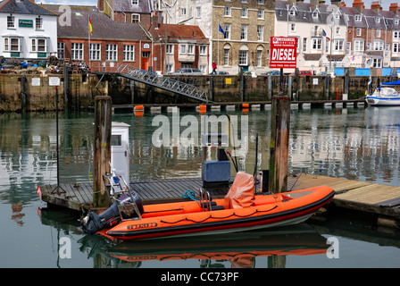 Point de ravitaillement en carburant diesel bateau weymouth dorset uk Banque D'Images