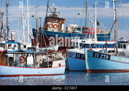 Les bateaux de pêche dans le port, Gilleleje, Danemark-du-Sud, Danemark Banque D'Images