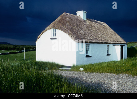 Caractéristique d'une chaumière irlandaise à Co Clare Ireland Banque D'Images