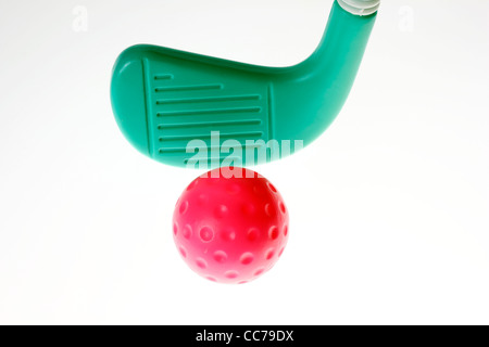 L'équipement de golf pour les enfants. Golf les jouets. Ball, chauffeur, clubs, fer, bois, sac, tee, vert. Banque D'Images