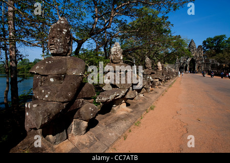 Porte Sud, entrée sud d'Angkor Thom, Angkor, Siem Reap, Cambodge, Asie Banque D'Images