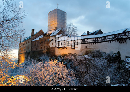 Château de Wartburg en hiver au crépuscule, Eisenach, en Thuringe, Allemagne, Europe Banque D'Images