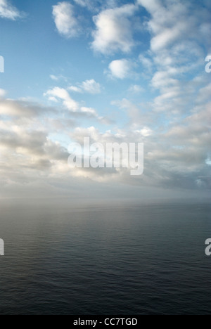 Vue de Nare partir en mer, Cornwall, Angleterre, Royaume-Uni Banque D'Images