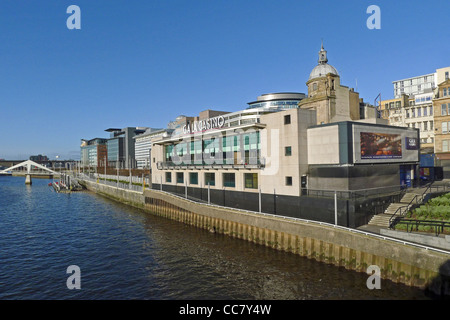 Les bâtiments de la zone piétonne le long de la zone du pont de Tradeston Atlantic Quay sur la rivière Clyde à Glasgow à l'Casino Gala Banque D'Images