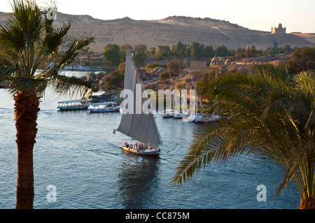 Croisière felouque le Nil au large de l'île Eléphantine à Assouan Banque D'Images