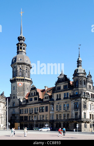 Château des rois de Saxe à Dresde avec la Hausmannsturm. Banque D'Images