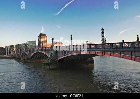 Londres : Lambeth bridge sur la Tamise Banque D'Images