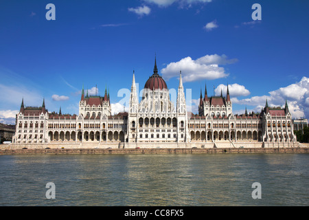 Le bâtiment du parlement hongrois (Hongrois : Országház, qui traduit à maison du pays) Banque D'Images