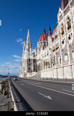 Le bâtiment du parlement hongrois (Hongrois : Országház, qui traduit à maison du pays) Banque D'Images