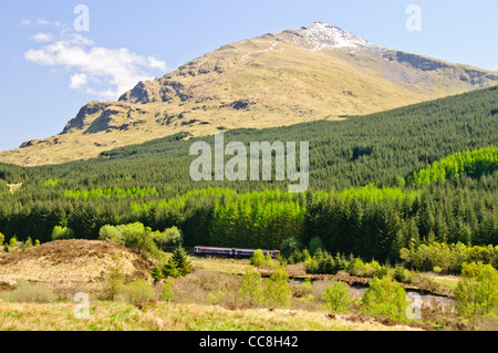 Ben Lui est une montagne dans les hautes terres du sud de l'Écosse, à la tête de Glen Fyne.La gamme Ben lui sont en Réserve Naturelle Banque D'Images