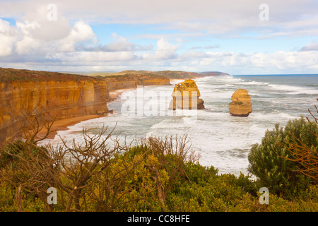 Deux des douze apôtres, Port Campbell National Park près de Port Campbell sur la Great Ocean Road, sur la côte sud-ouest de Victoria, Australie Banque D'Images