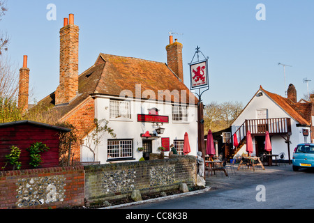 Le village de crassier. HS2 va sortir du tunnel près d'ici. Banque D'Images