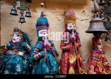 Poupées marionnette traditionnelle du Rajasthan en vente comme souvenirs au Rajasthan, Inde Banque D'Images