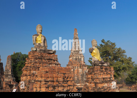 Statues de Bouddha du Wat Chaiwatthanaram, Ayutthaya, Thaïlande, Asie Banque D'Images