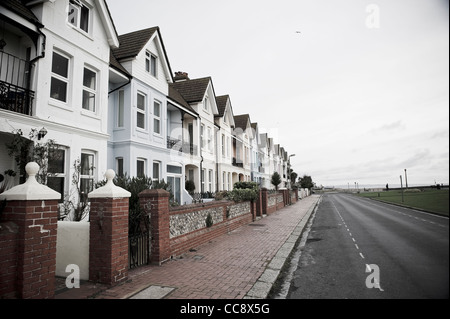 Rue d'Edwardian maisons mitoyennes à Worthing, West Sussex, UK Banque D'Images