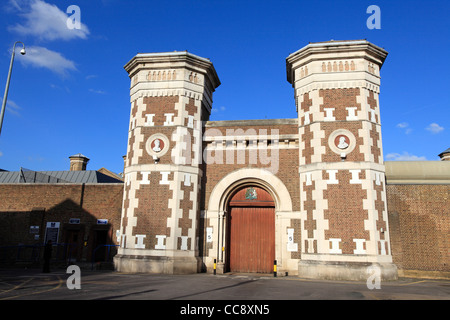 United Kingdom West London du cane road gommages absinthe hmp Banque D'Images