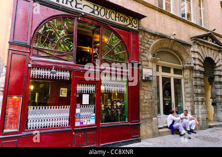 Restaurant Le Tire Bouchon, dans la vieille ville de Vieux Lyon, France (Site du patrimoine mondial de l'UNESCO) Banque D'Images