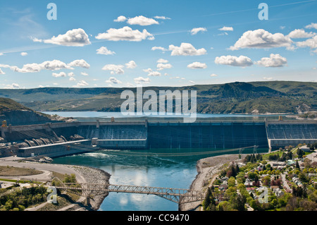 Le barrage Grand Coulee sur le fleuve Columbia, Washington, à partir de la Crown Point de vue. Banque D'Images