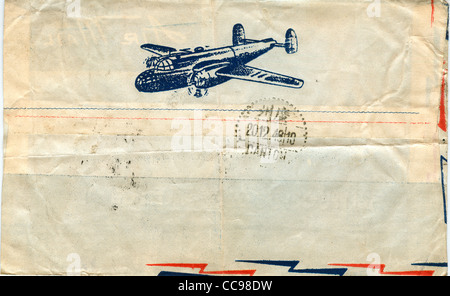 Vintage airmail envelope avec un avion sur elle Banque D'Images