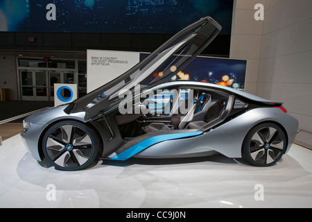 Detroit, Michigan - la BMW i8 plug-in Hybrid Concept car sur l'affichage à la North American International Auto Show. Banque D'Images
