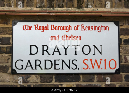 Nom de rue signe pour Drayton gardens, dans le quartier royal de Kensington et Chelsea, Londres, Angleterre Banque D'Images