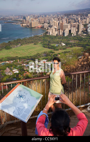 Vue du Cratère de Diamond Head, Waikiki, Honolulu, Hawaï. Banque D'Images