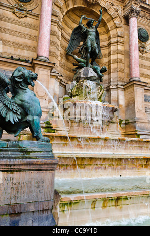 Fontaine Saint-Michel, Rive Gauche, Paris, France Banque D'Images