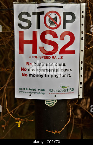 Un anti-HS2 signe de protestation, à quelques mètres de l'itinéraire proposé du HS2 de la ligne de train à grande vitesse à Wendover, Buckinghamshire Banque D'Images