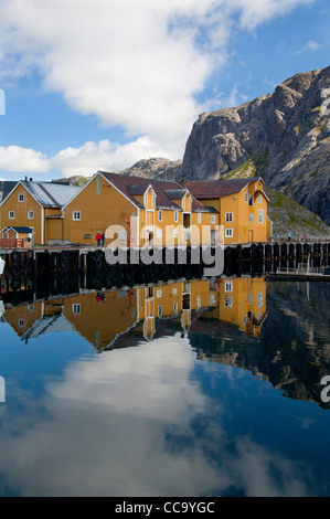 La Norvège, Nordland, archipel des Lofoten, Norvège. nusfjord & le plus ancien village de pêcheurs les mieux préservés. Banque D'Images