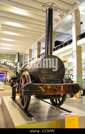 Stephenson's Rocket Locomotive (1829) au Musée des sciences, Exhibition Road, Kensington, Londres, Angleterre, Royaume-Uni Banque D'Images