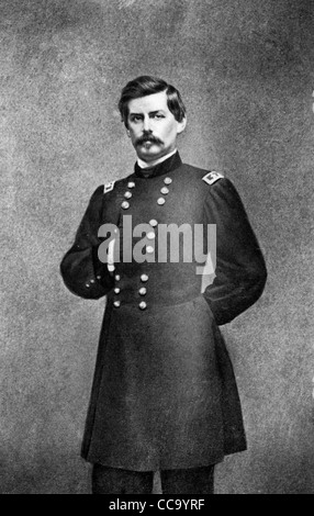 Le Major Général George Brinton McClellan, portrait en pied, debout, face à l'avant, vers 1861. Banque D'Images