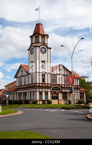 Tour de l'horloge de Rotorua, Centre d'information touristique. Banque D'Images