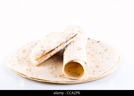 Pile de tortillas avec deux en haut - isolé Banque D'Images