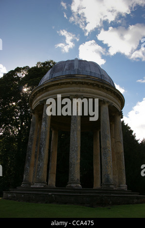 Le Temple Ionique, Duncombe Park, siège du Baron Feversham, Helmsley, circonscription du nord, Yorkshire, Angleterre Banque D'Images