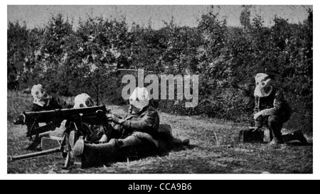 1916 La section de mitrailleuse arme de guerre chimique masqués du gaz moutarde lacrymogènes poison masque respiratoire Lunettes de l'artilleur Banque D'Images