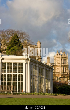 Classé dans la catégorie 2 géorgien Camellia fonte house par Sir Jeffry Wyatville Wollaton Park Bretagne Midlands de l'Angleterre Banque D'Images