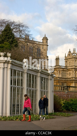 Classé dans la catégorie 2 géorgien Camellia fonte House par Sir Jeffry Wyatville Wollaton Park Bretagne Midlands de l'Angleterre Banque D'Images