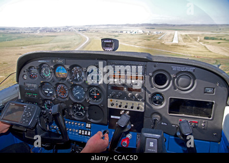 Atterrissage Atterrissage vue depuis le poste de pilotage d'un Cessna 172. Banque D'Images