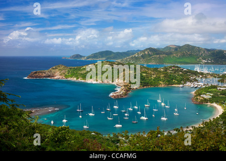 Lookout vue de Shirley Heights sur l'amiral Nelson, chantiers navals, Antigua, Iles sous le vent, West Indies Banque D'Images