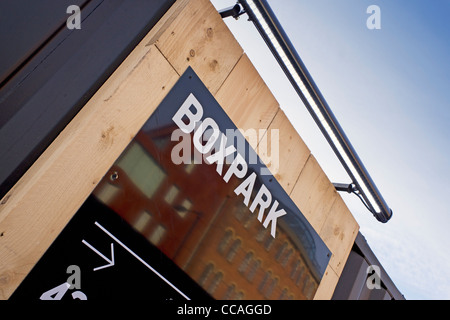 Boxpark Shoreditch dans un nouveau type de pop-up shopping mall Banque D'Images